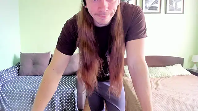 Marrymepls online show from April 14, 2026, 9:59 am