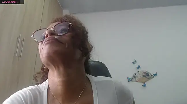 BustyMilf  online show from January 31, 2025, 6:03 pm