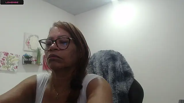 BustyMilf  online show from September 20, 2025, 1:34 pm