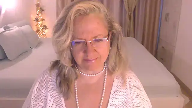 Snapshot of Raisshy chatting on October 15, 2025, 4:56 am Raisshy online show from October 15, 2025, 4:56 am