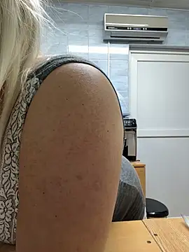 SabinaSweety online show from December 4, 2025, 12:36 pm