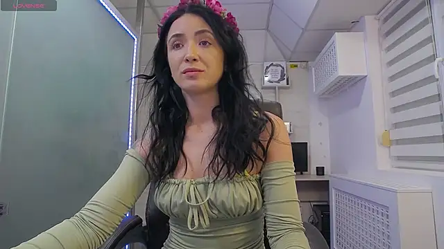 Snapshot of GlamKate chatting on March 11, 2025, 10:29 am GlamKate online show from March 11, 2025, 10:29 am