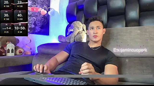 BenjaminCooperk online show from November 19, 2025, 6:46 am