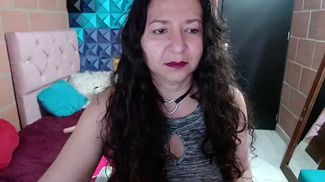 katifoxx online show from January 5, 2025, 7:17 pm