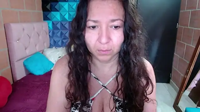 katifoxx online show from January 6, 2025, 3:08 pm