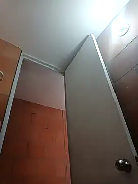 katifoxx online show from January 14, 2025, 3:47 pm