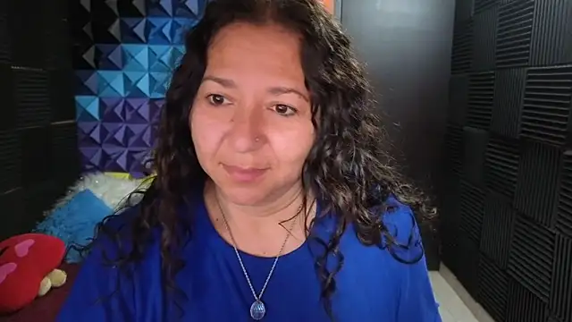 katifoxx online show from September 17, 2025, 5:58 pm