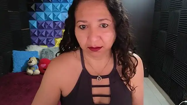 katifoxx online show from October 9, 2025, 3:10 pm