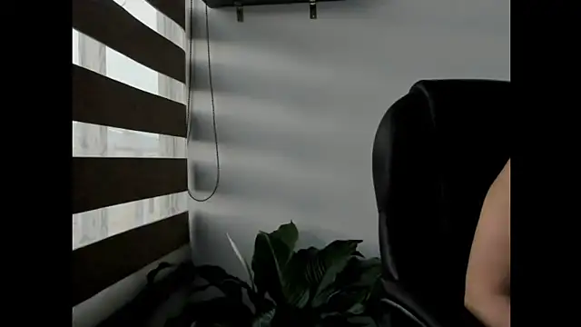 Ariella tits online show from February 6, 2025, 10:53 pm