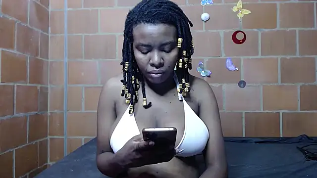 Snapshot of Magaharper10 chatting on May 7, 2026, 6:57 pm Magaharper10 online show from May 7, 2026, 6:57 pm