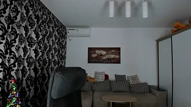 Charlotte Diamonds online show from December 29, 2024, 6:16 pm