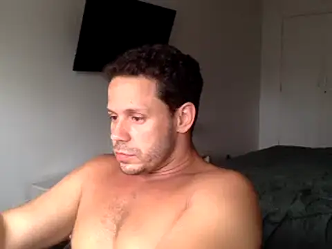 Snapshot of FelipeRiver chatting on March 11, 2025, 7:25 pm FelipeRiver online show from March 11, 2025, 7:25 pm