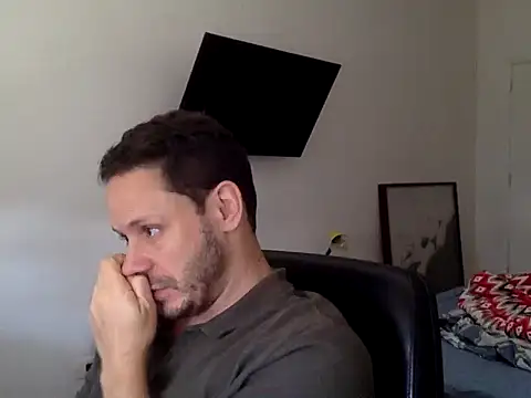 Snapshot of FelipeRiver chatting on October 17, 2025, 2:08 pm FelipeRiver online show from October 17, 2025, 2:08 pm