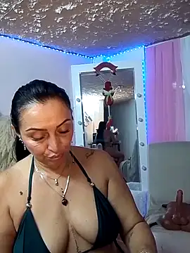 zullyxhot online show from December 19, 2025, 9:22 pm