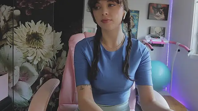 makiyahbelle online show from April 15, 2026, 5:25 am