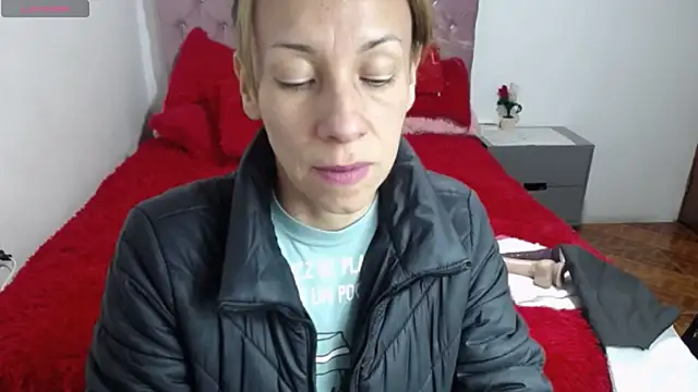 cristin doll  online show from October 20, 2025, 9:15 pm