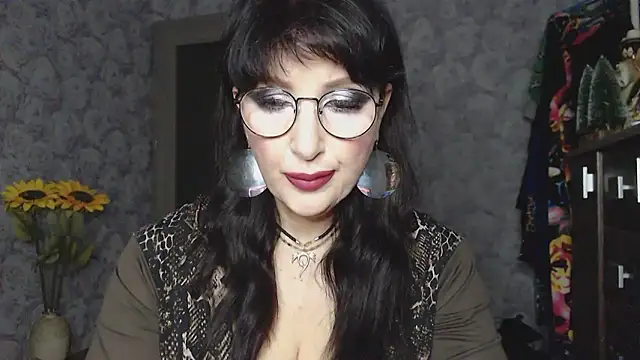 Snapshot of Aziza1 chatting on January 13, 2025, 8:26 pm Aziza1 online show from January 13, 2025, 8:26 pm