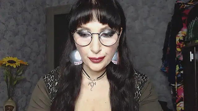 Snapshot of Aziza1 chatting on February 3, 2025, 7:00 pm Aziza1 online show from February 3, 2025, 7:00 pm