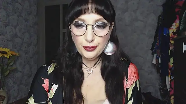 Snapshot of Aziza1 chatting on February 9, 2025, 7:19 pm Aziza1 online show from February 9, 2025, 7:19 pm