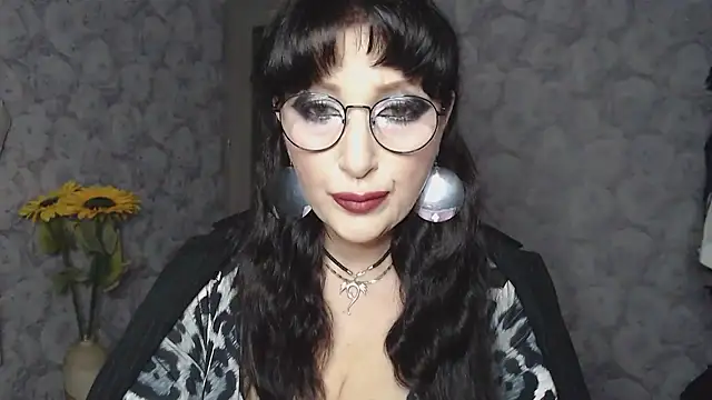 Snapshot of Aziza1 chatting on March 7, 2025, 3:49 pm Aziza1 online show from March 7, 2025, 3:49 pm
