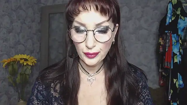 Snapshot of Aziza1 chatting on June 15, 2026, 1:35 pm Aziza1 online show from June 15, 2026, 1:35 pm