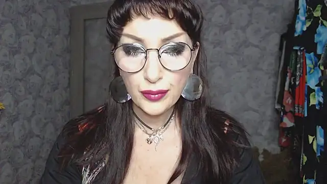 Snapshot of Aziza1 chatting on June 20, 2026, 1:14 pm Aziza1 online show from June 20, 2026, 1:14 pm