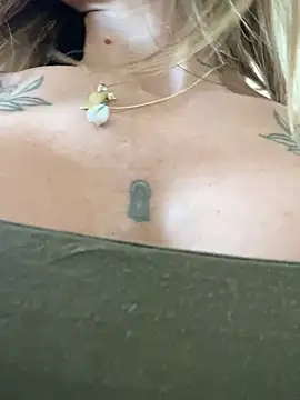 Etwas neugierig online show from March 5, 2025, 3:07 pm