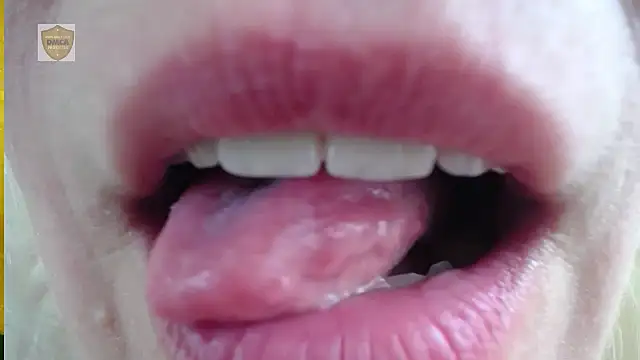 Snapshot of SunnySylvia chatting on October 5, 2025, 1:20 pm SunnySylvia online show from October 5, 2025, 1:20 pm