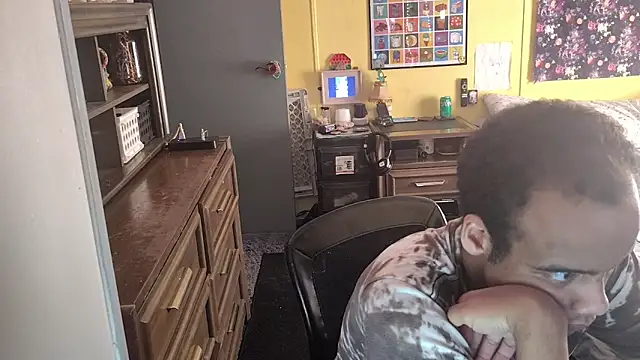 Snapshot of LordSpunFun chatting on October 14, 2025, 4:30 pm LordSpunFun online show from October 14, 2025, 4:30 pm