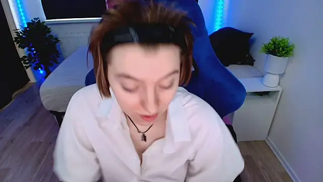 Snapshot of CranberryHot chatting on February 22, 2025, 9:34 am CranberryHot online show from February 22, 2025, 9:34 am