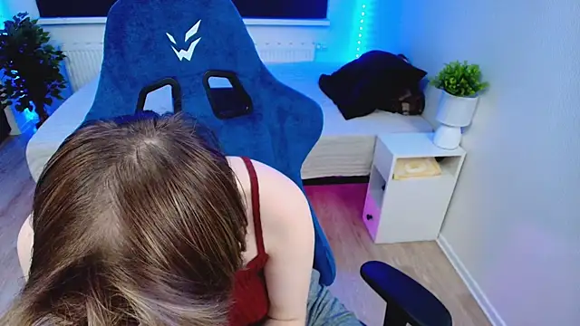 Snapshot of CranberryHot chatting on February 24, 2025, 9:52 pm CranberryHot online show from February 24, 2025, 9:52 pm