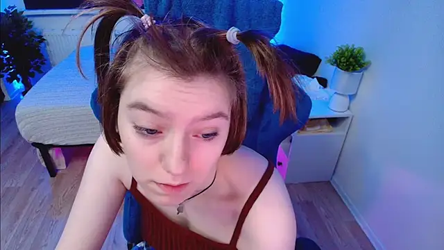 Snapshot of CranberryHot chatting on February 25, 2025, 8:51 pm CranberryHot online show from February 25, 2025, 8:51 pm