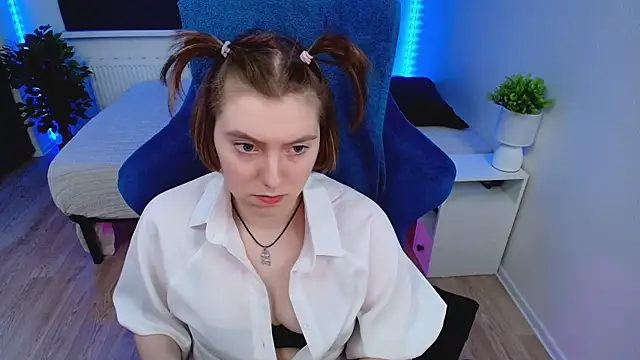 Snapshot of CranberryHot chatting on February 26, 2025, 11:26 pm CranberryHot online show from February 26, 2025, 11:26 pm