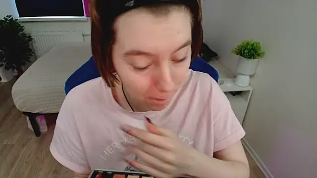 Snapshot of CranberryHot chatting on March 2, 2025, 9:31 am CranberryHot online show from March 2, 2025, 9:31 am