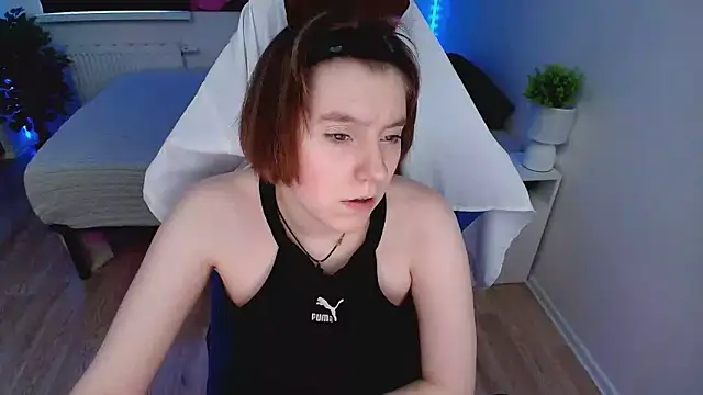 Snapshot of CranberryHot chatting on March 13, 2025, 8:04 am CranberryHot online show from March 13, 2025, 8:04 am