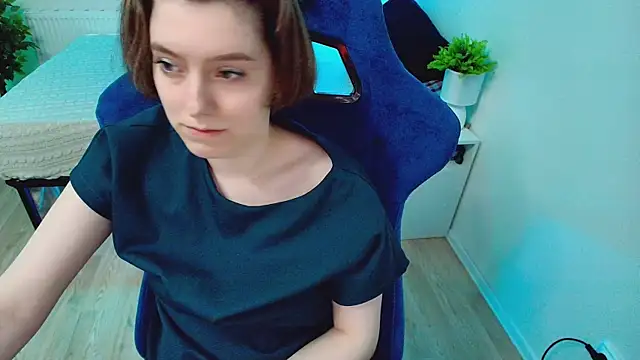 Snapshot of CranberryHot chatting on September 27, 2025, 6:24 pm CranberryHot online show from September 27, 2025, 6:24 pm