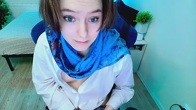 Snapshot of CranberryHot chatting on September 29, 2025, 5:23 am CranberryHot online show from September 29, 2025, 5:23 am