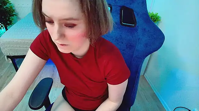 Snapshot of CranberryHot chatting on October 18, 2025, 12:35 am CranberryHot online show from October 18, 2025, 12:35 am