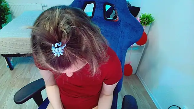 Snapshot of CranberryHot chatting on October 21, 2025, 7:42 am CranberryHot online show from October 21, 2025, 7:42 am