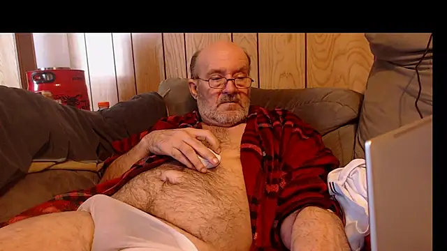 snickers1 online show from April 22, 2026, 5:03 pm