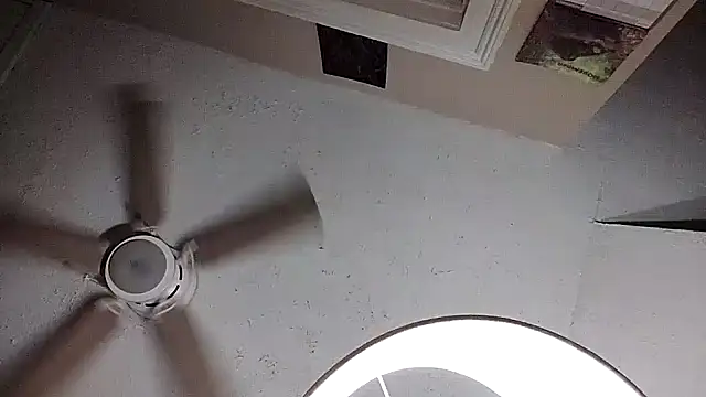 Snapshot of xslenderknife chatting on December 6, 2024, 7:10 am xslenderknife online show from December 6, 2024, 7:10 am