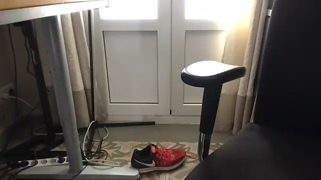 longqwert online show from January 7, 2026, 9:23 am