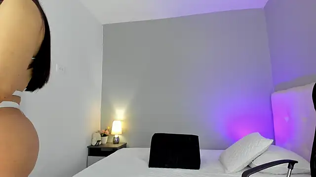 NataliaBuiles online show from February 1, 2025, 7:23 pm