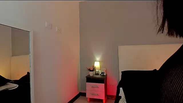 NataliaBuiles online show from March 10, 2026, 11:26 am