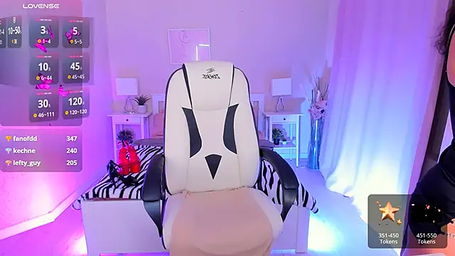 HelenaRegal online show from February 1, 2025, 5:47 pm