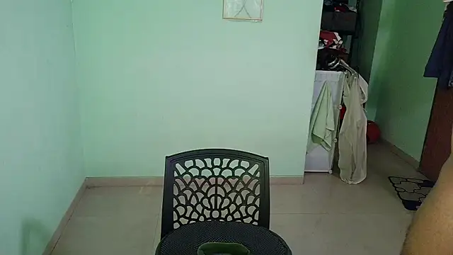 daringcutie online show from April 4, 2026, 6:05 pm