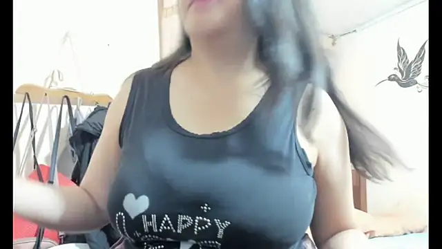 latinfemale online show from December 10, 2024, 1:11 am