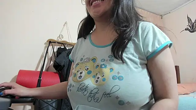 latinfemale online show from December 28, 2024, 4:30 am