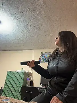 latinfemale online show from November 5, 2025, 5:46 pm