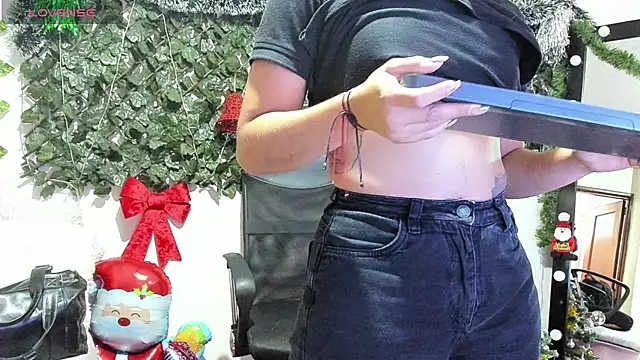 DestinyHills online show from December 5, 2025, 12:03 pm